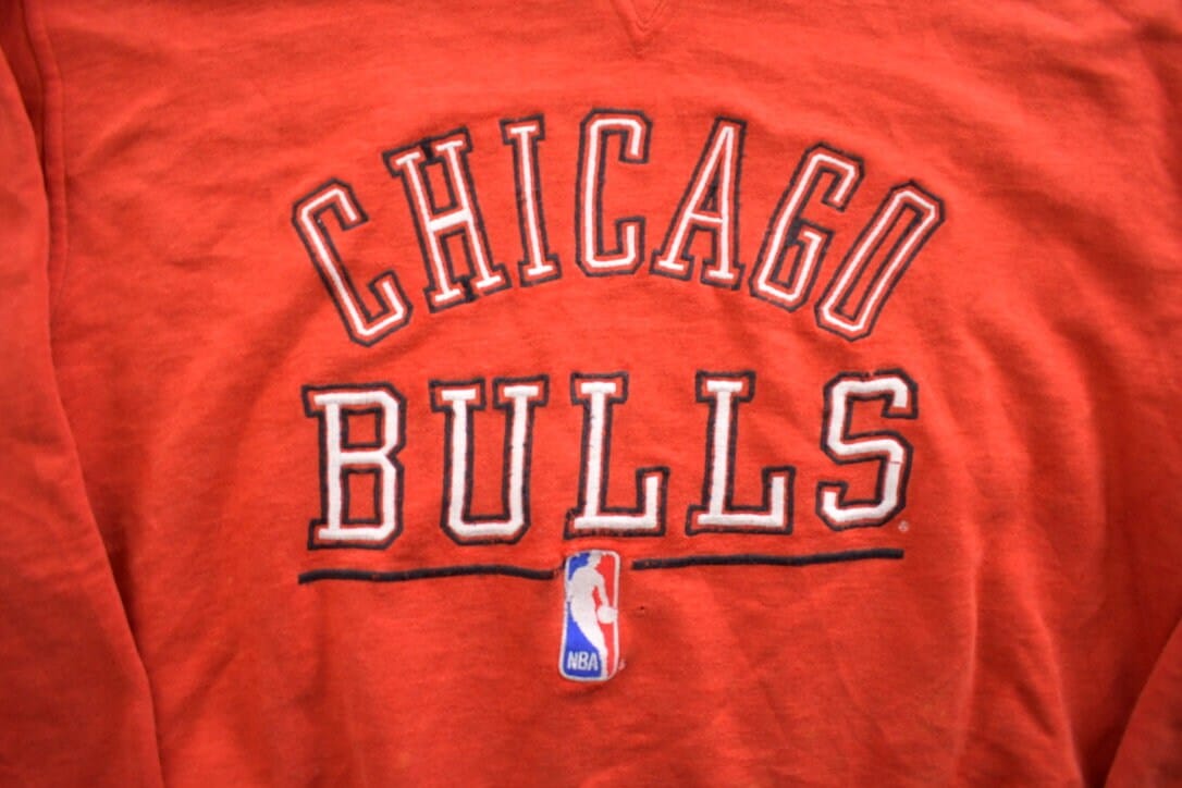 Vintage 1990s Chicago Bulls NBA Basketball Crewneck Sweatshirt from propervintagecanada