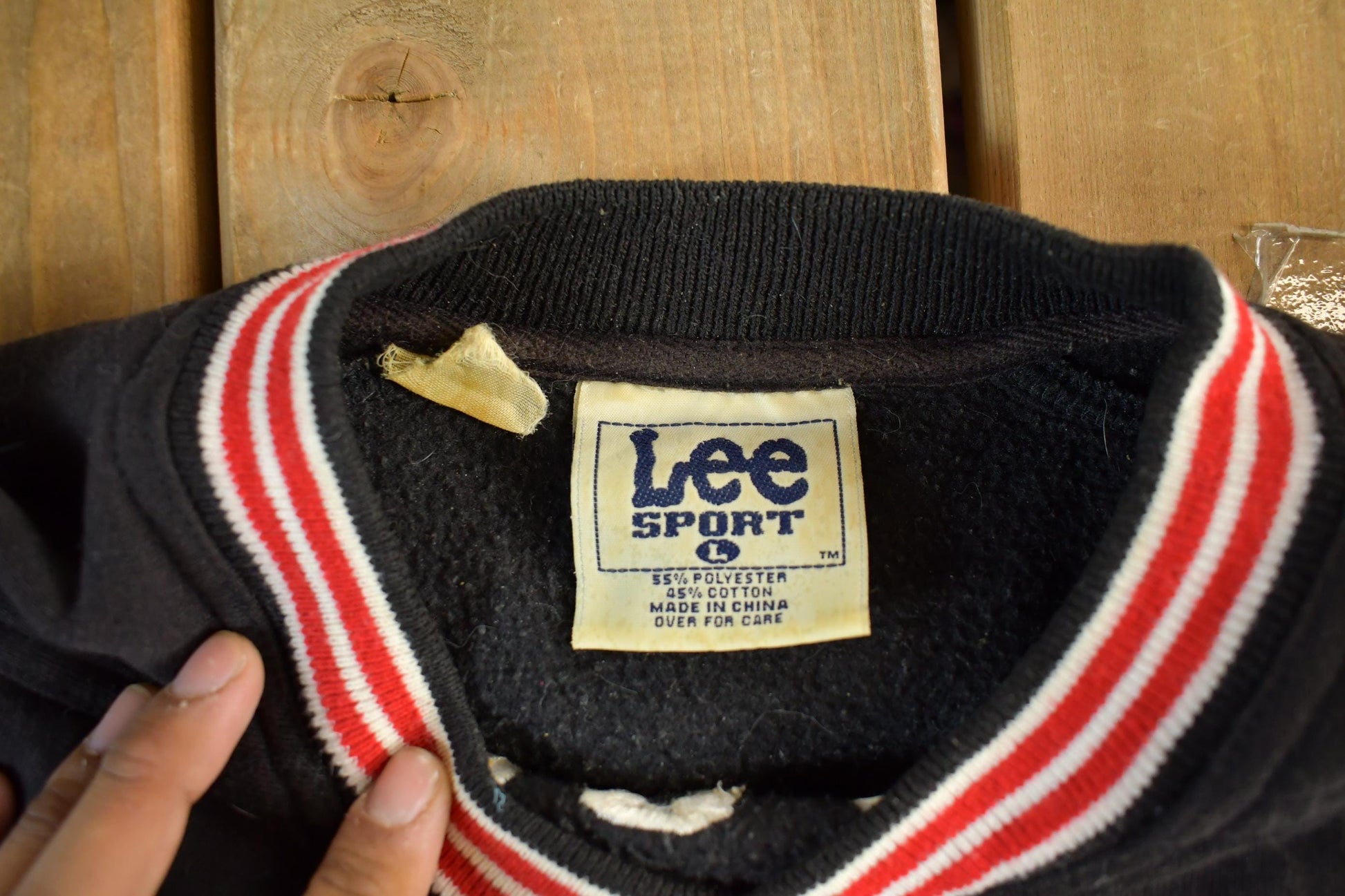 Vintage 1990s Chicago Bulls NBA Embroidered Crewneck Sweatshirt Men's Large from propervintagecanada