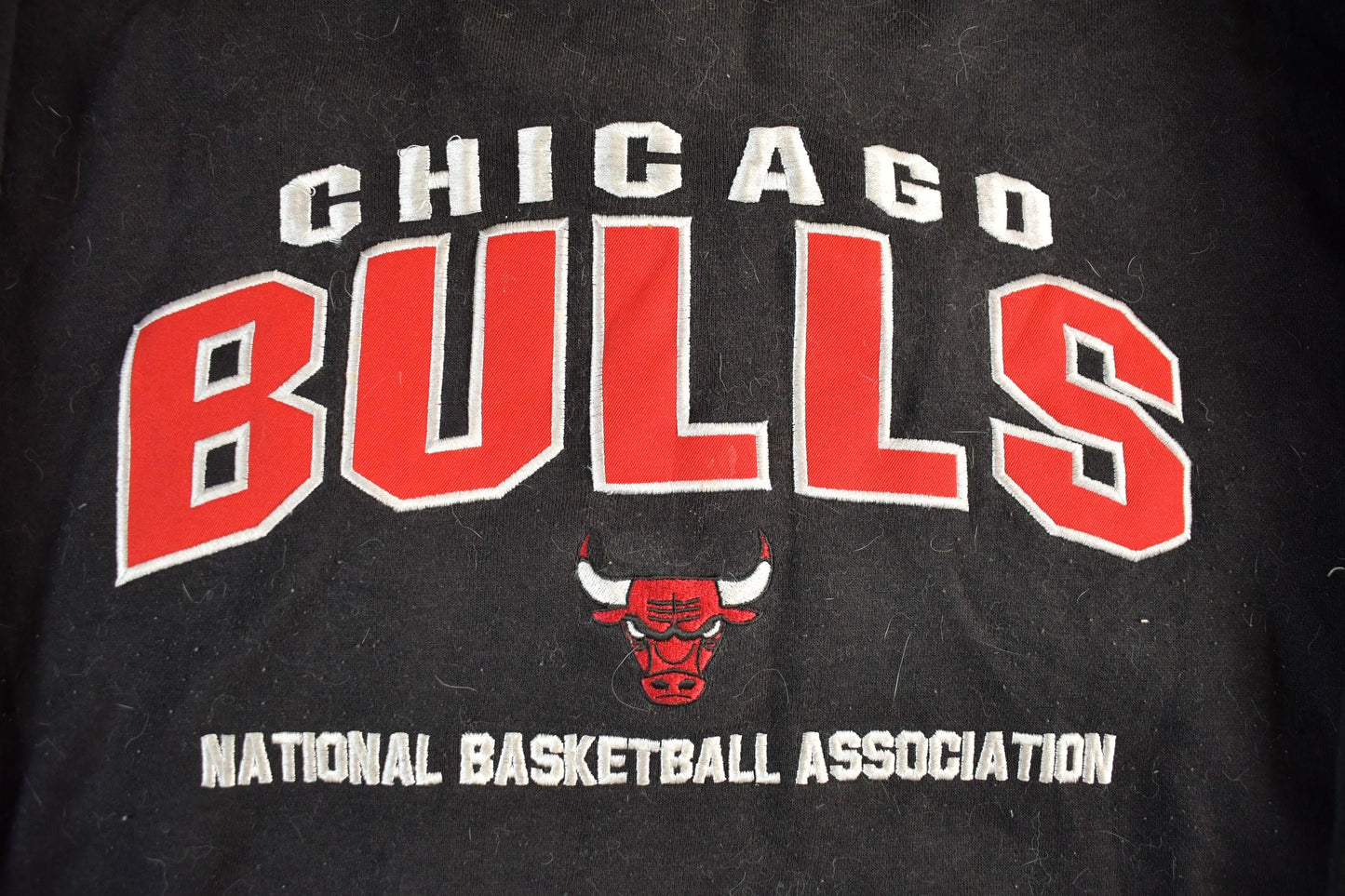 Vintage 1990s Chicago Bulls NBA Embroidered Crewneck Sweatshirt Men's Large from propervintagecanada