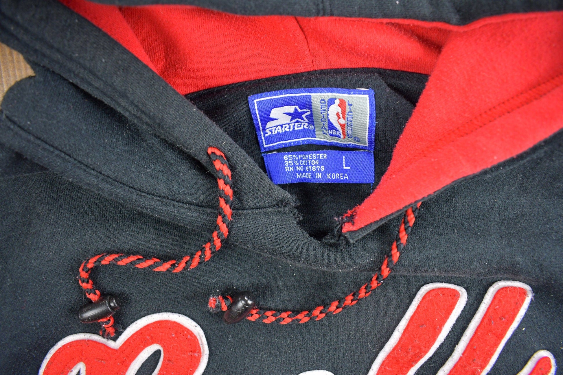 Vintage 1990s Chicago Bulls NBA Embroidered Starter Hoodie Men's M from propervintagecanada