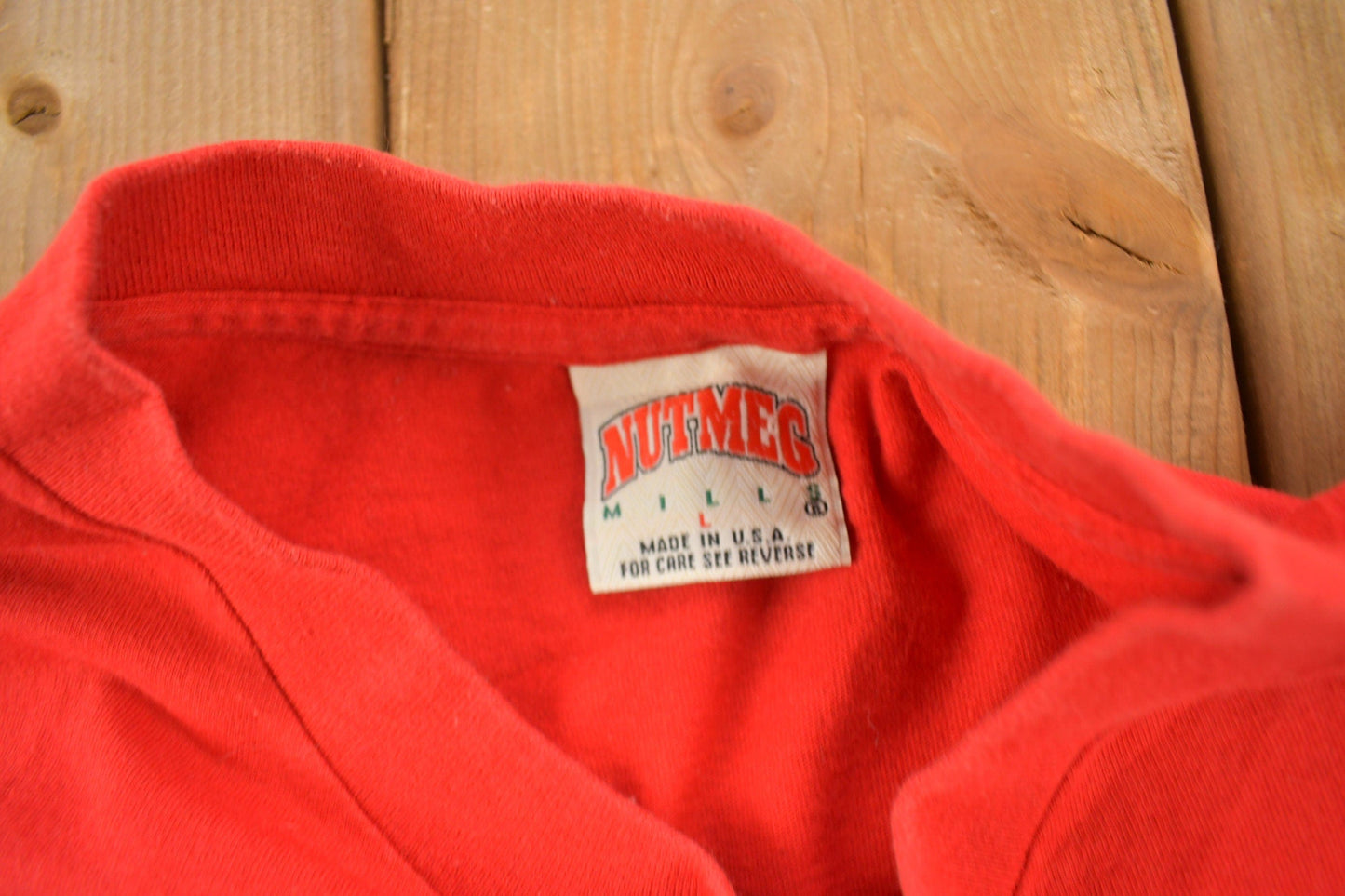 Vintage 1990s Chicago Bulls NBA Embroidered T-Shirt Men's Large from propervintagecanada