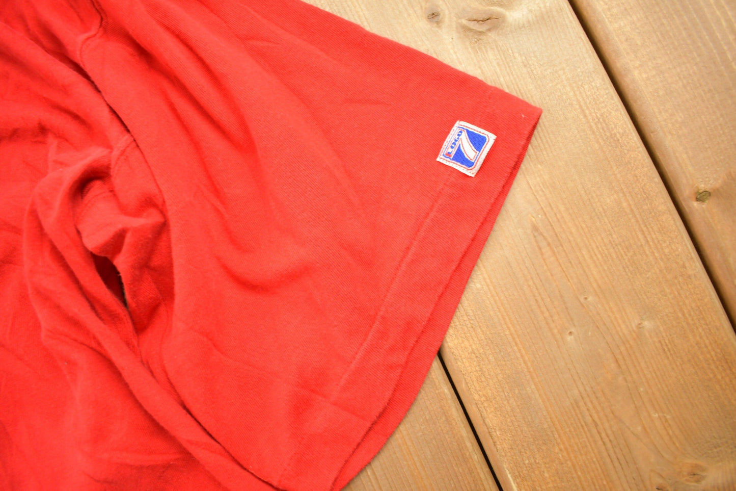 Vintage 1990s Chicago Bulls NBA Embroidered T-Shirt Men's XL from propervintagecanada