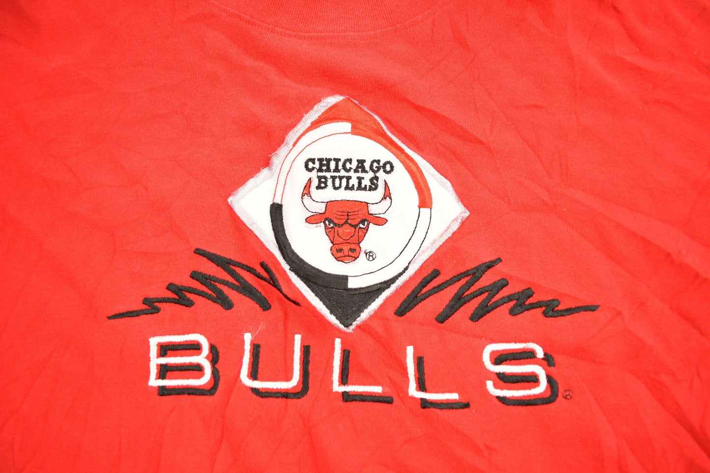 Vintage 1990s Chicago Bulls NBA Embroidered T-Shirt Men's XL from propervintagecanada