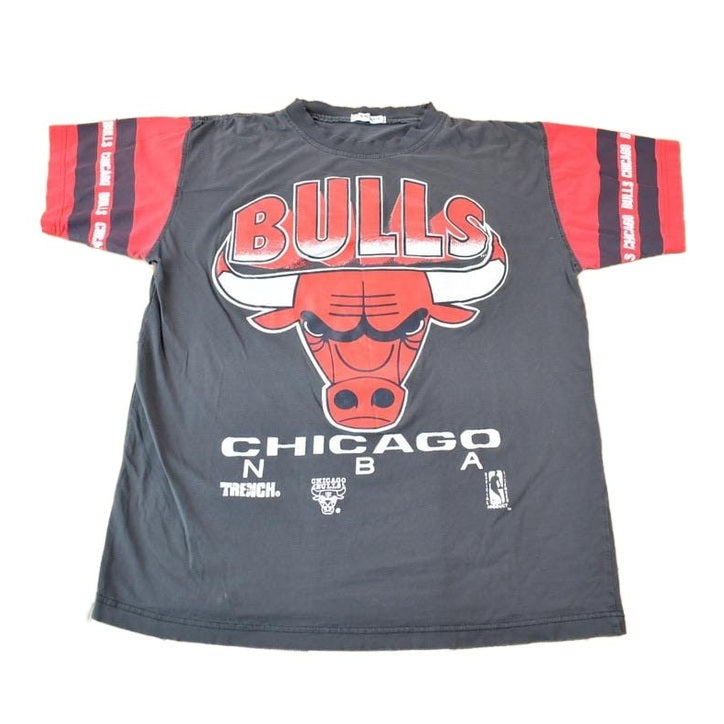 Vintage 1990s Chicago Bulls NBA Graphic T-Shirt / NBA Basketball / 90s Streetwear / Sportswear / Bulls Tee from propervintagecanada