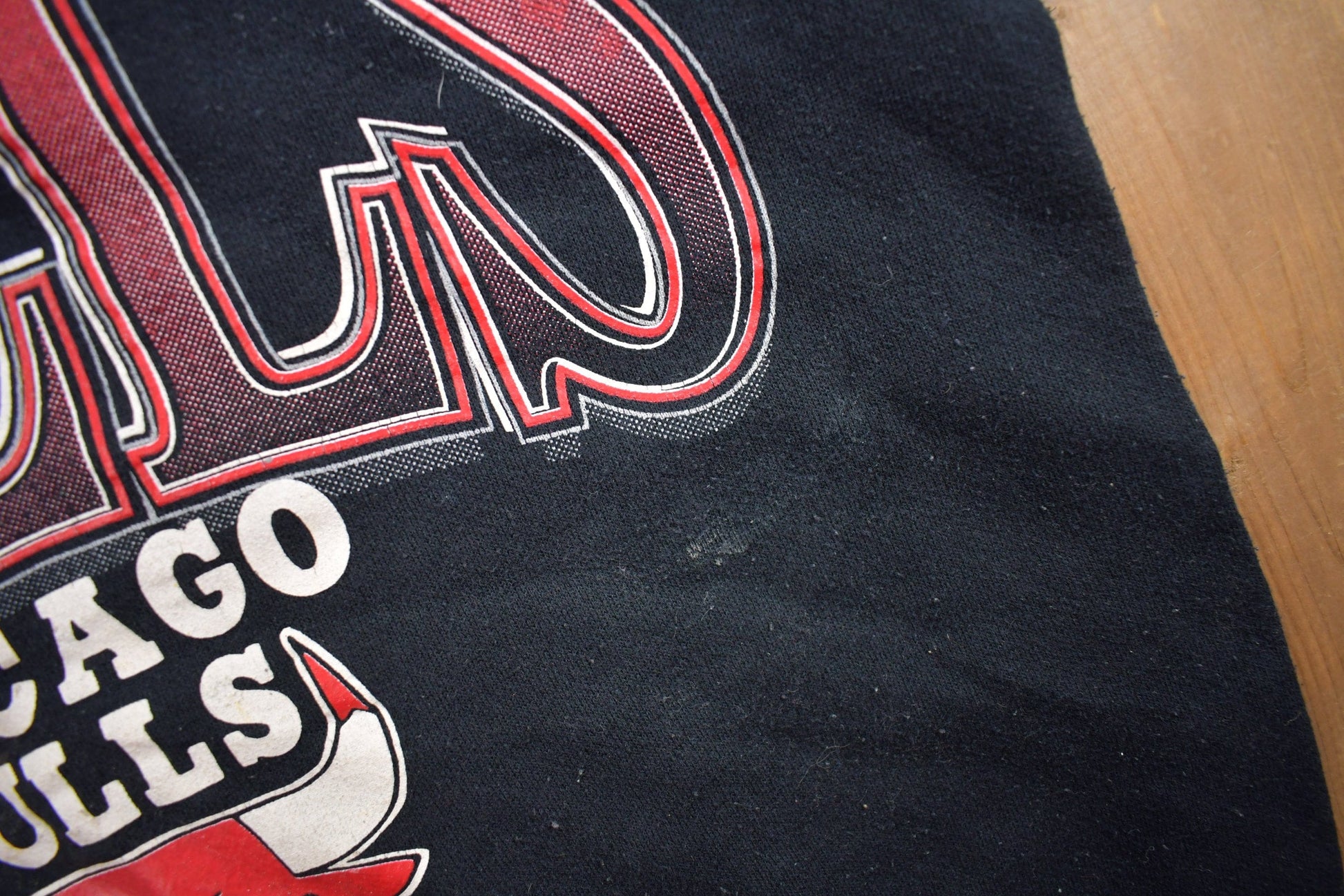 Vintage 1990s Chicago Bulls NBA Logo 7 Crewneck Sweatshirt Men's Medium from propervintagecanada