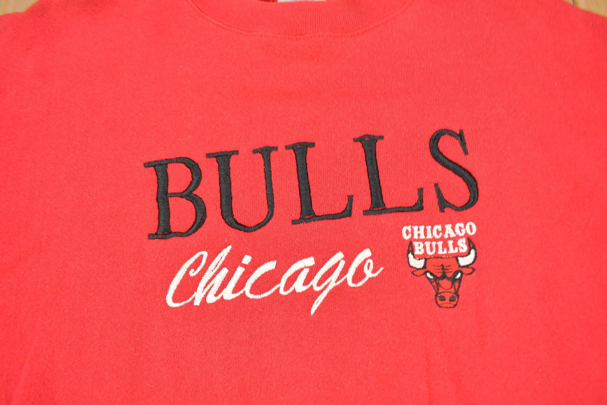 Vintage 1990s Chicago Bulls NBA Logo 7 Heavyweight Crewneck Sweatshirt Men's Large from propervintagecanada