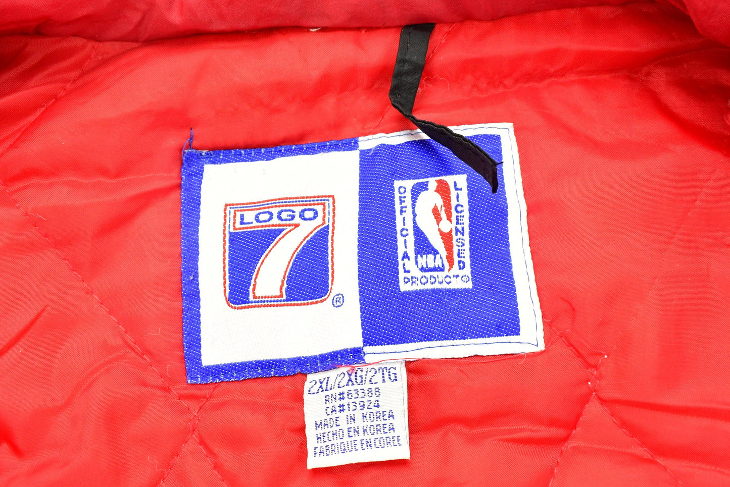 Vintage 1990s Chicago Bulls NBA Logo 7 Windbreaker Men's 2XL from propervintagecanada