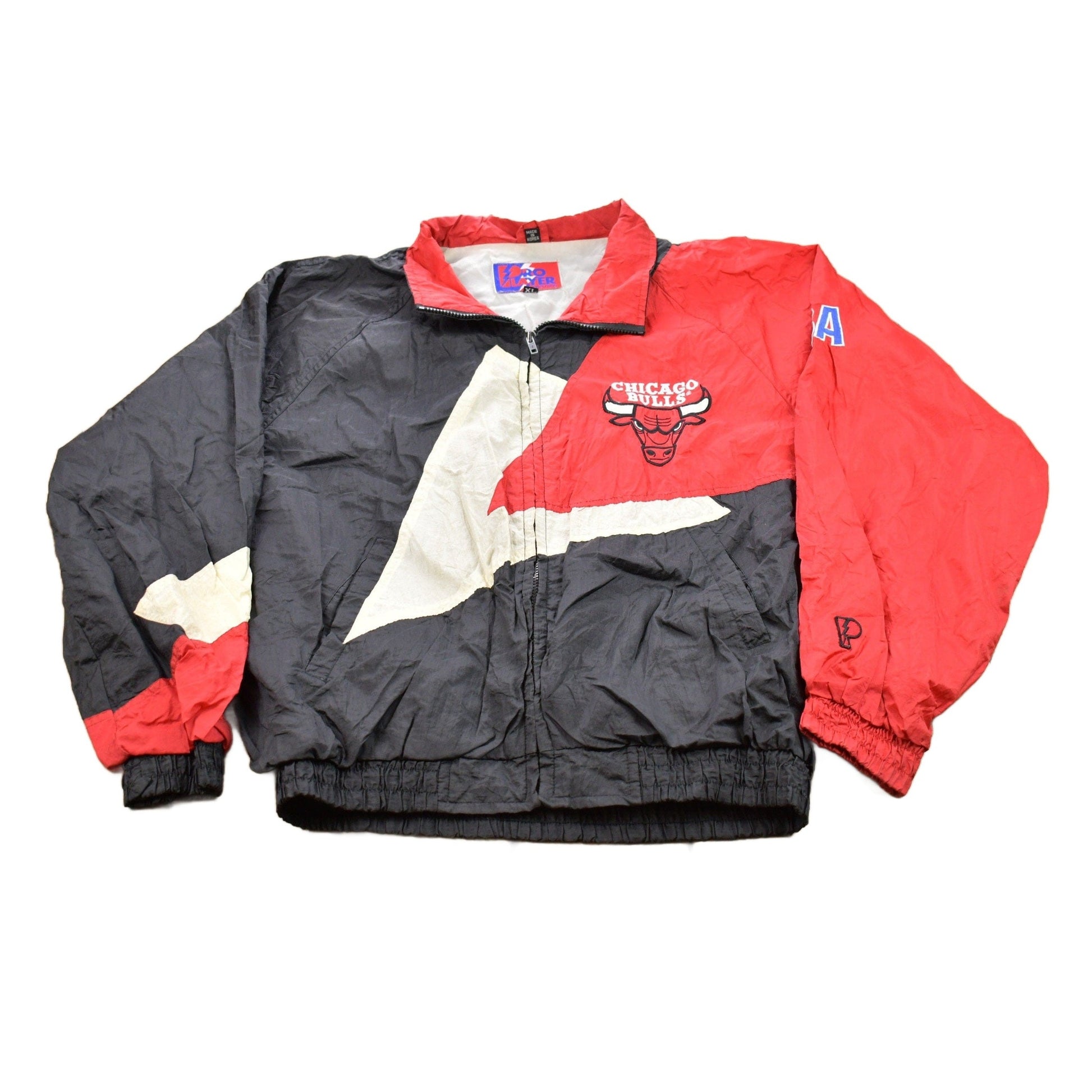 Vintage 1990s Chicago Bulls NBA Pro Player Abstract Windbreaker Jacket / Team Logo / Athletic Spring Sportswear / Streetwear / Athleisure from propervintagecanada
