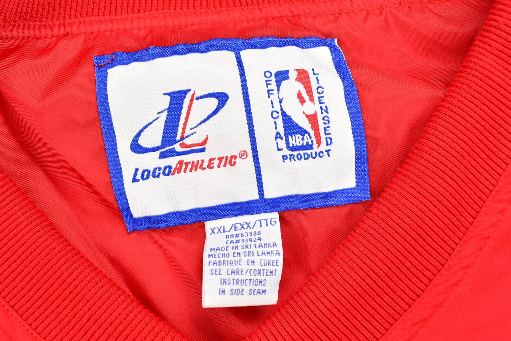 Vintage 1990s Chicago Bulls NBA Windbreaker Jacket Men's 2XL from propervintagecanada