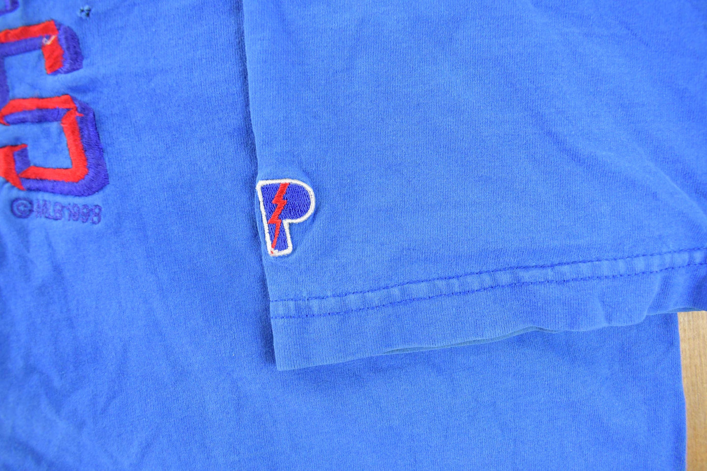 Vintage 1990s Chicago Cubs MLB Embroidered T-Shirt Men's 2XL from propervintagecanada