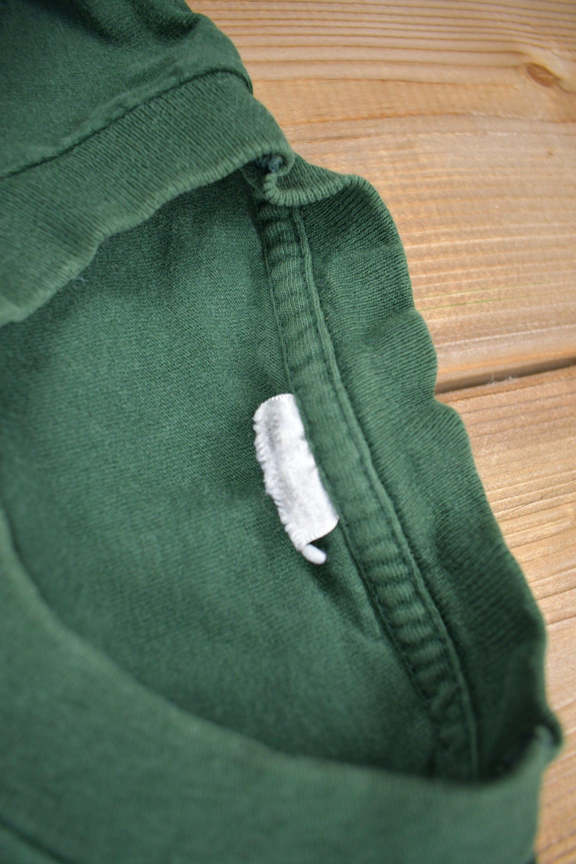 Vintage 1990s Chicago Skyline Souvenir T Shirt Men's Large from propervintagecanada