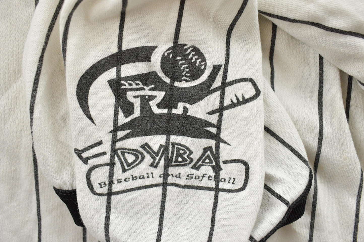 Vintage 1990s Chicago White Sox Striped MLB Baseball Majestic Graphic T-Shirt Men's Medium from propervintagecanada