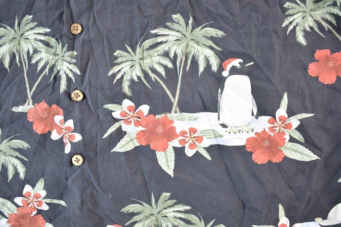 Vintage 1990s Christmas Penguin Hawaiian AOP Button Up Shirt Mens XXL from propervintagecanada