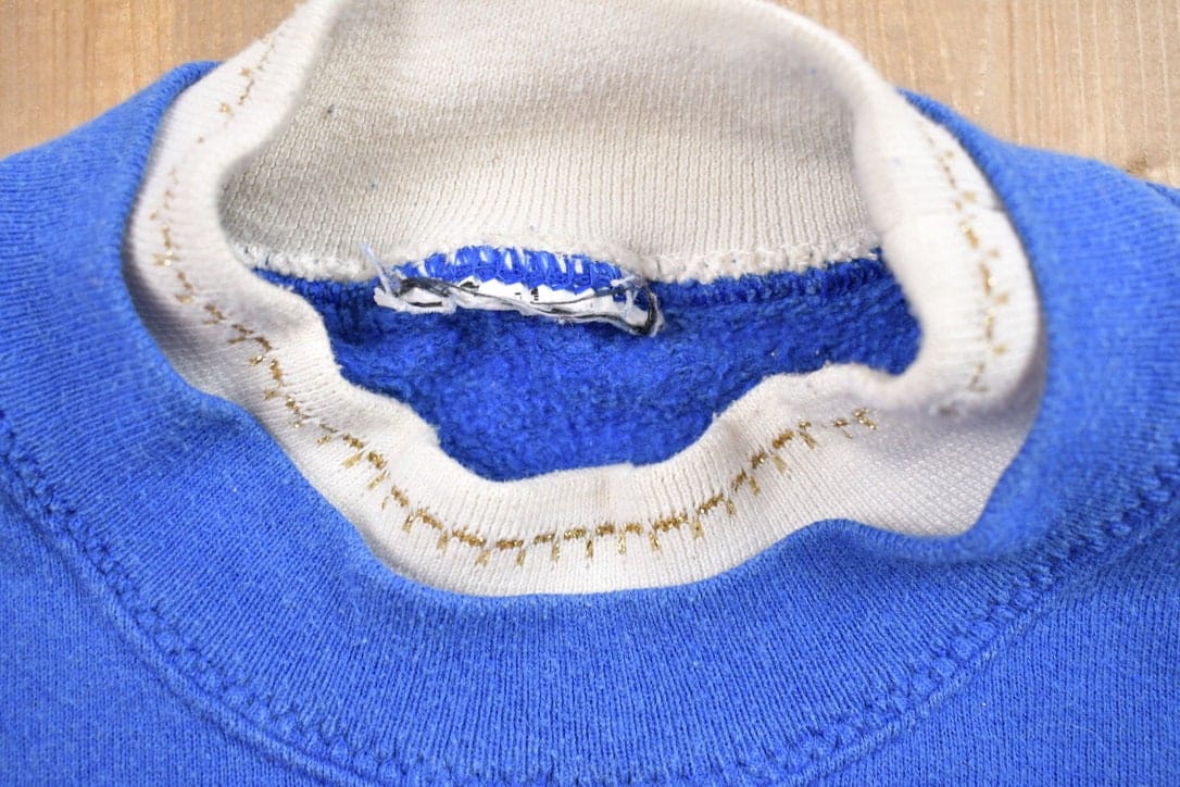 Vintage 1990s Christmas Sweater Men's Small from propervintagecanada