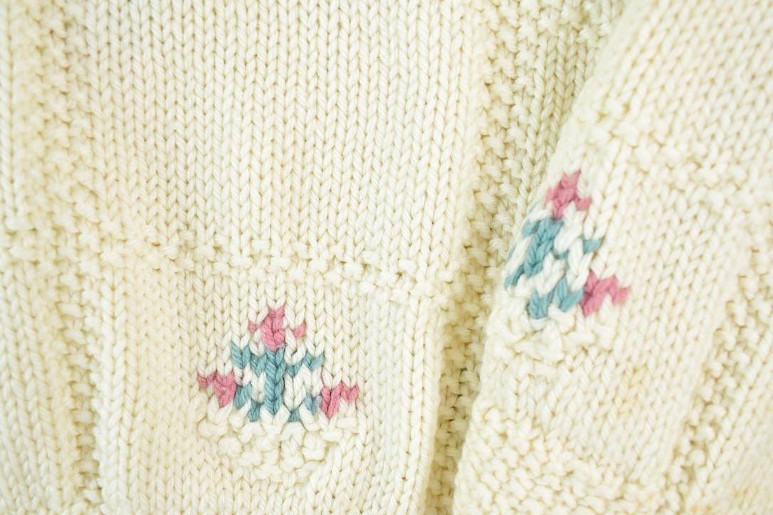 Vintage 1990s Chunky Knit Floral Boxy Abstract Pattern Crewneck Sweater Made In USA Men's Large from propervintagecanada