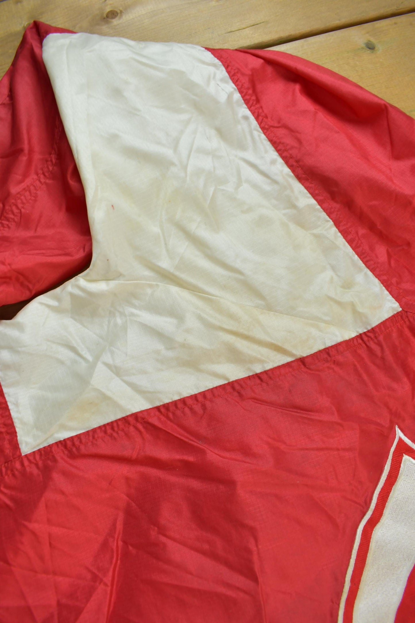 Vintage 1990s Cincinnati Reds MLB Windbreaker Jacket Men's XL from propervintagecanada