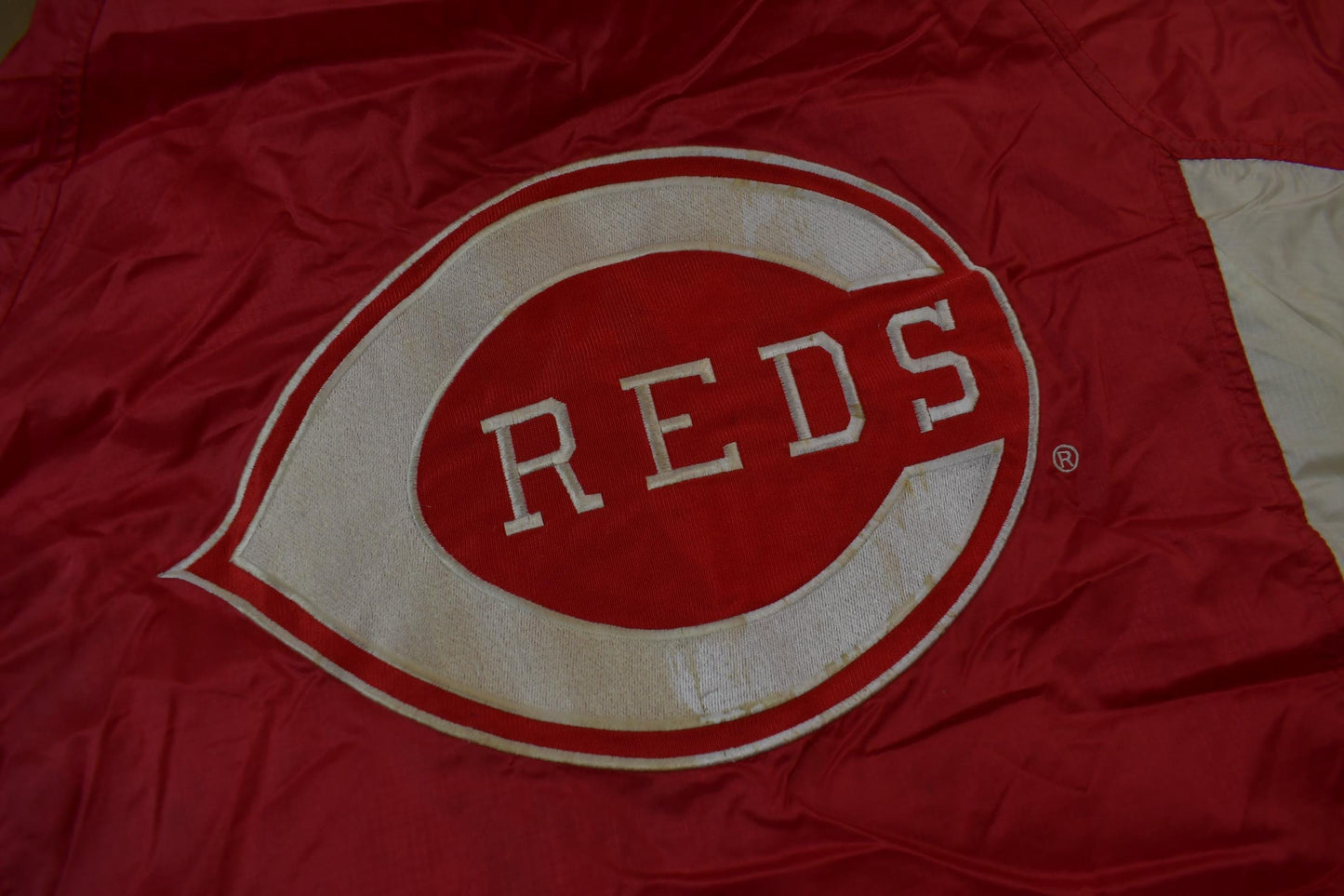 Vintage 1990s Cincinnati Reds MLB Windbreaker Jacket Men's XL from propervintagecanada