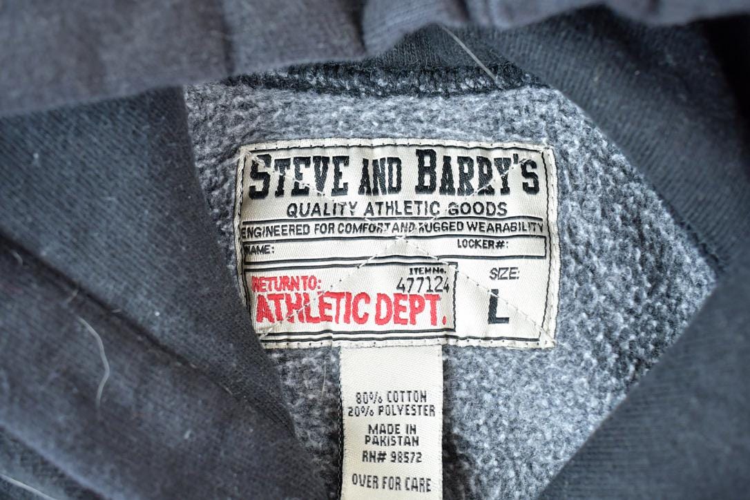 Vintage 1990s Cincinnati University Collegiate Steve And Barry's Reverse Grain Hoodie Men's Large from propervintagecanada