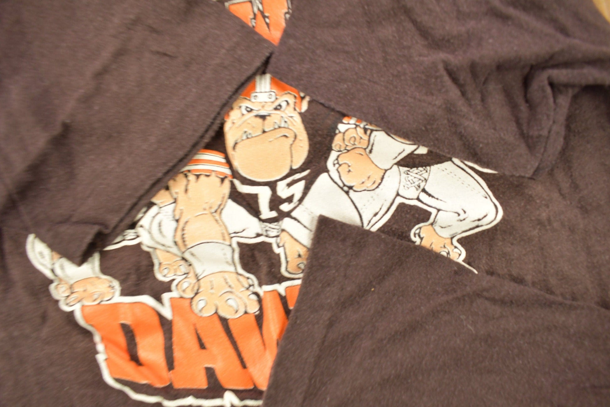 Vintage 1990s Cleveland Browns Dawgs NFL Graphic T-Shirt Youth L from propervintagecanada