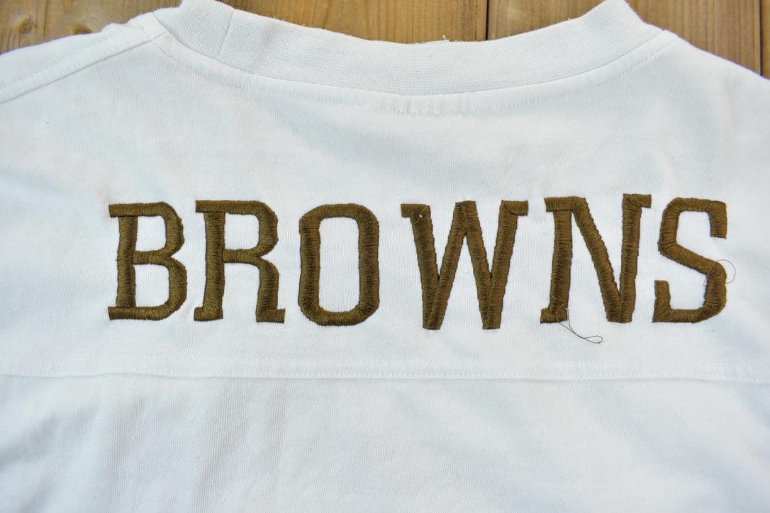 Vintage 1990s Cleveland Browns NFL Crewneck Men's XL from propervintagecanada