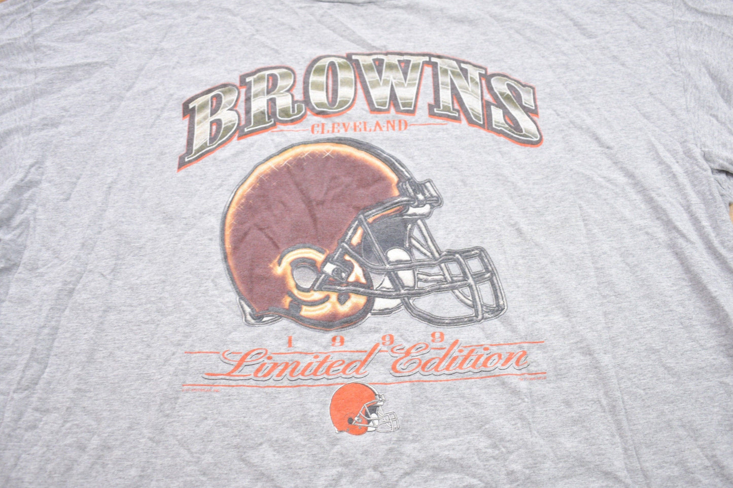 Vintage 1990s Cleveland Browns NFL Graphic T-Shirt Men's 2XL from propervintagecanada