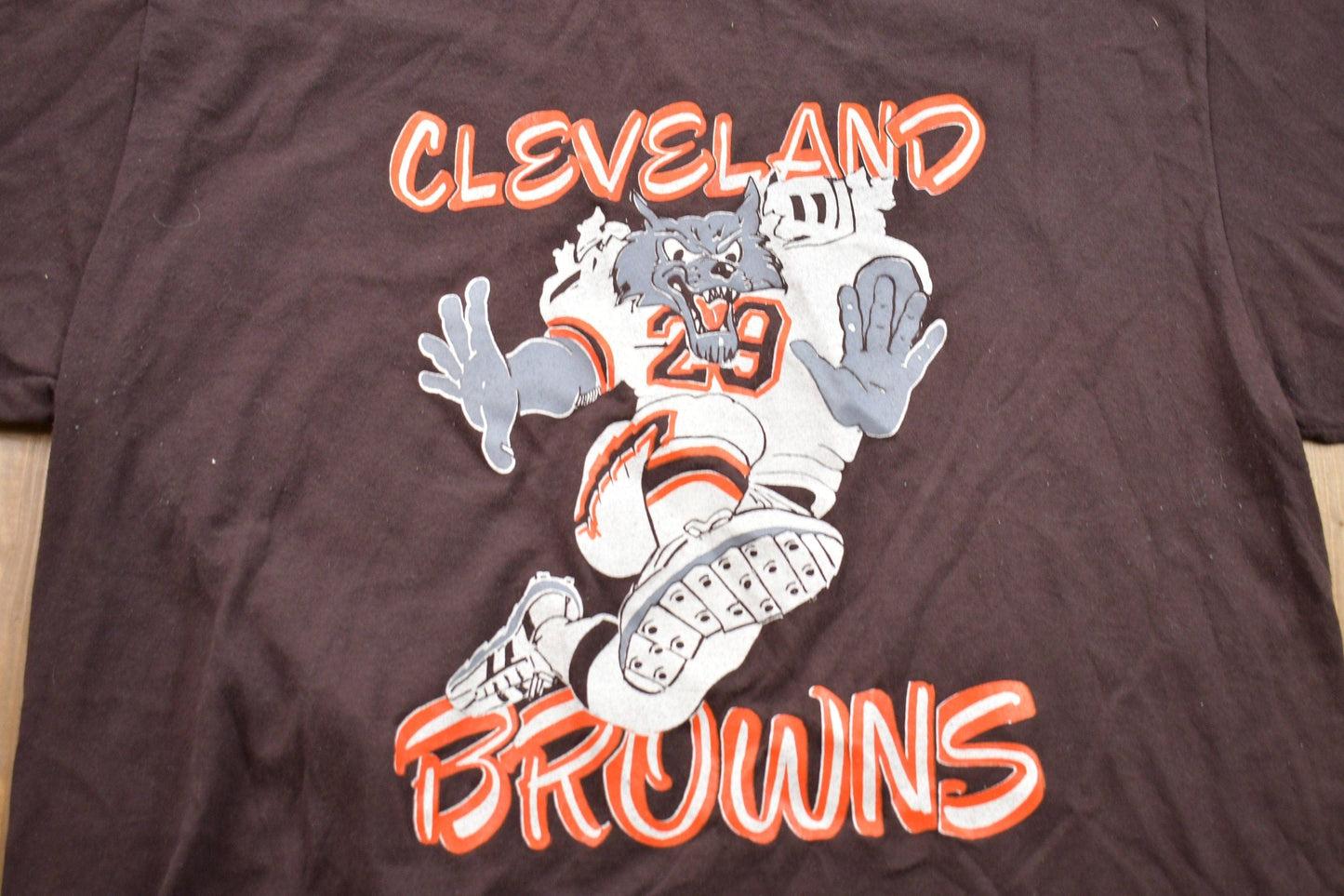 Vintage 1990s Cleveland Browns NFL Graphic T-Shirt Men's Large from propervintagecanada