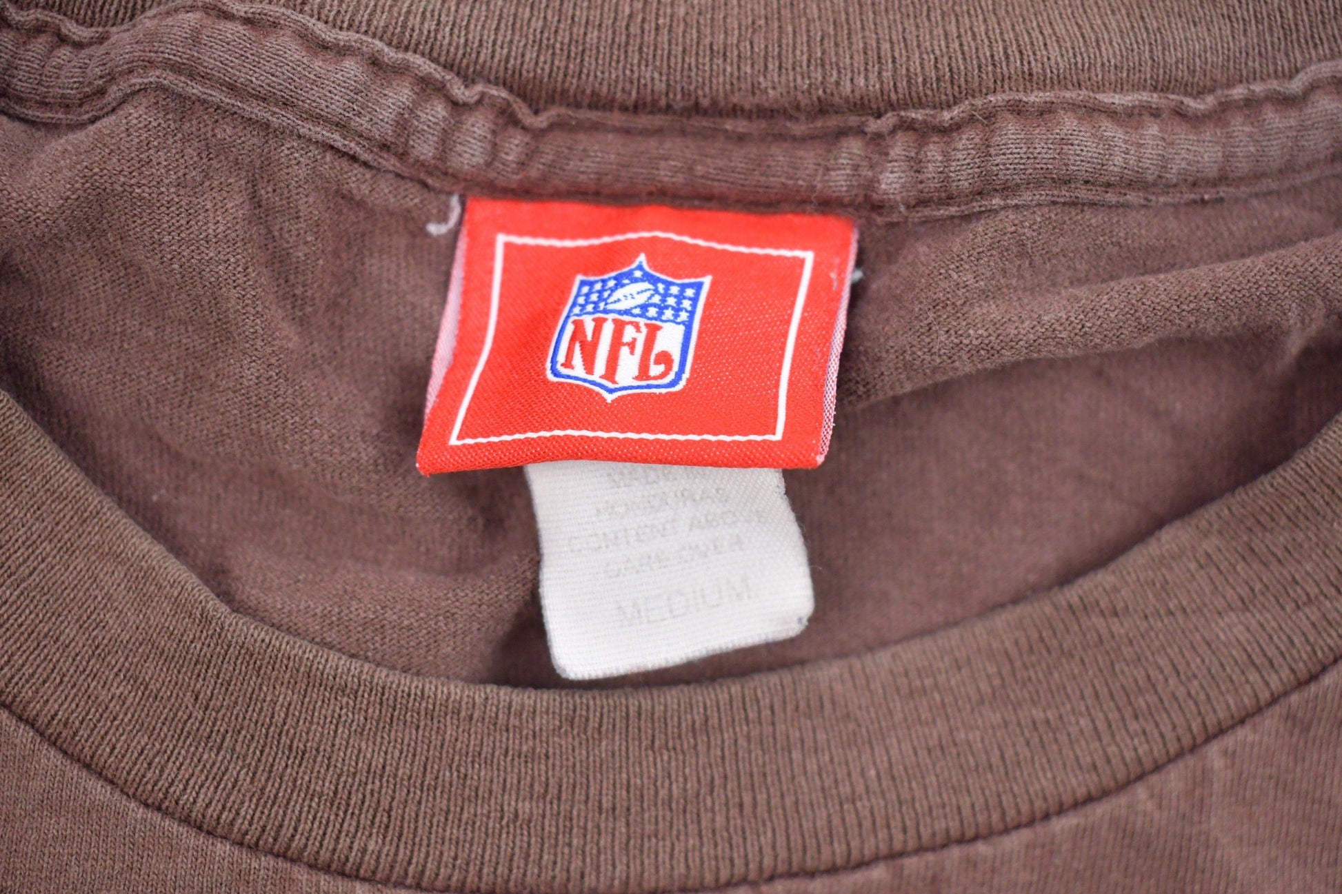 Vintage 1990s Cleveland Browns Sports T-Shirt Men's Large from propervintagecanada