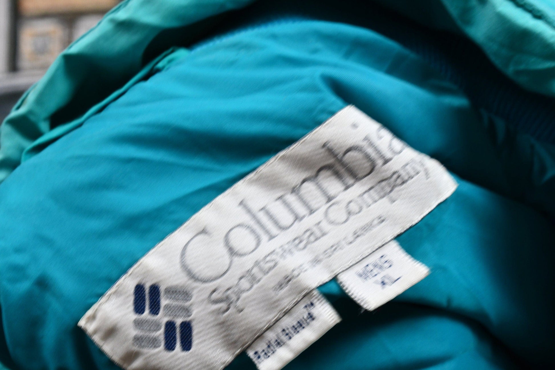 Vintage 1990s Columbia Sportswear Windbreaker Men's XL from propervintagecanada
