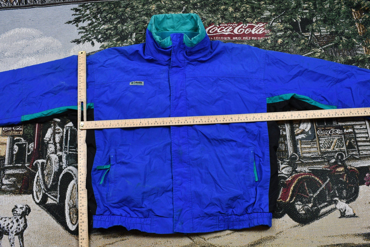 Vintage 1990s Columbia Sportswear Windbreaker Men's XL from propervintagecanada