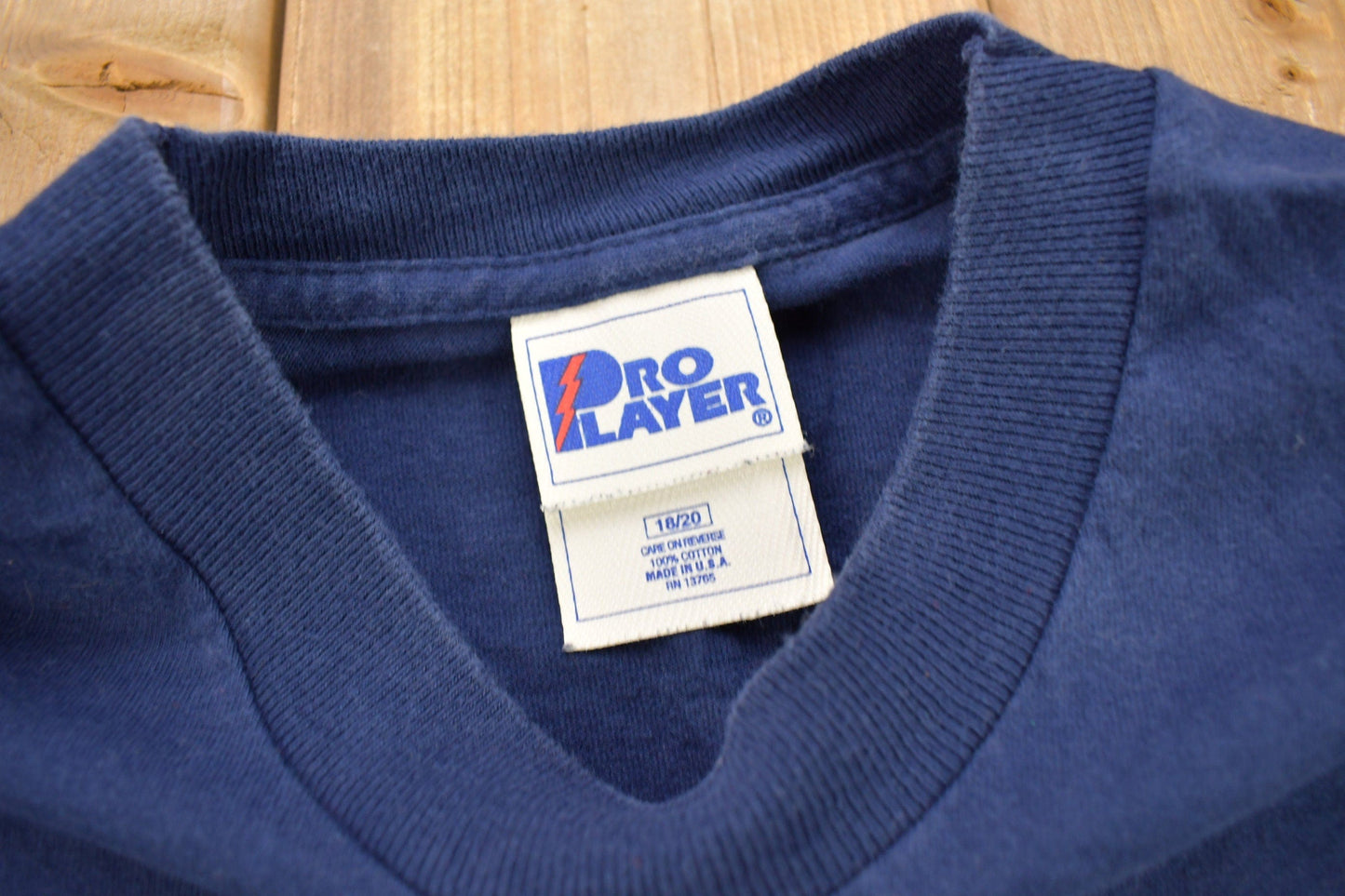 Vintage 1990s Columbus Blue Jackets NHL Pro Player Graphic T-Shirt Youth L from propervintagecanada