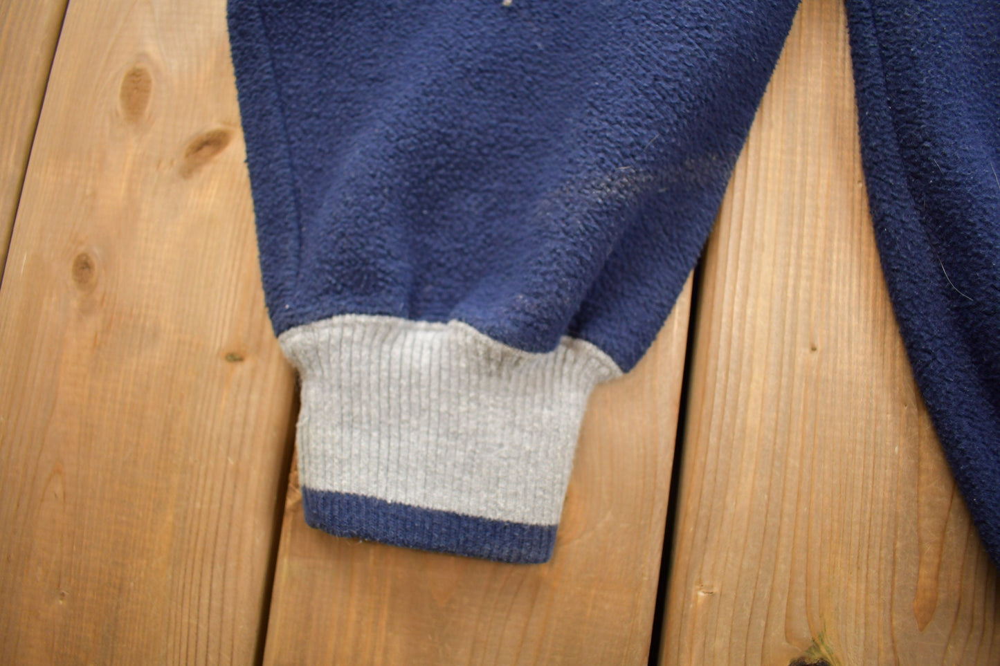 Vintage 1990s Connecticut University Collegiate Crewneck Sweatshirt Men's XL from propervintagecanada