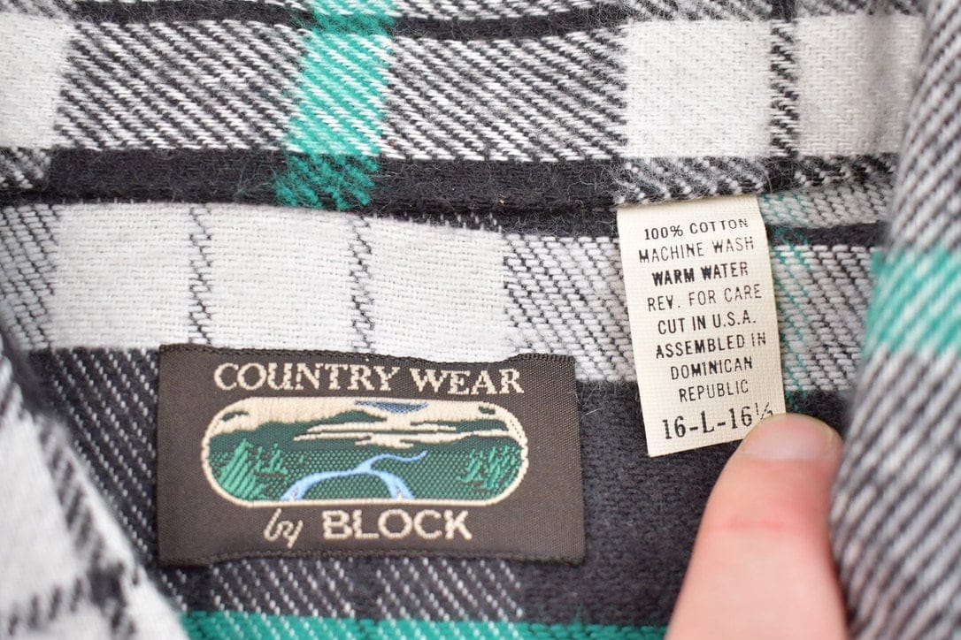 Vintage 1990s Country Wear Plaid Flannel Button Up Shirt Men's Large from propervintagecanada