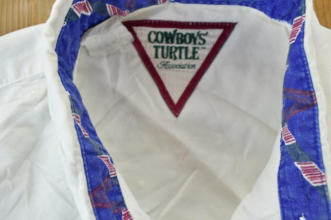 Vintage 1990s Cowboys Turtle Unique Western Button Up Shirt Men's Large from propervintagecanada