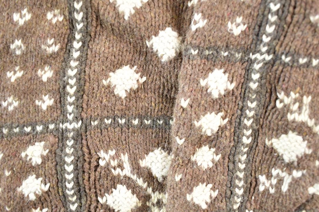 Vintage 1990s Crazy Horse Knit Abstract Pattern Crewneck Sweater Mens L from propervintagecanada