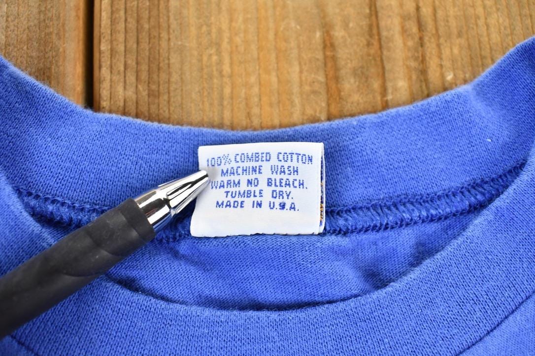 Vintage 1990s Crazy Stitch Hawaii Embroidered Souvenir San Francisco California Trolly Car T-Shirt Men's XL from propervintagecanada