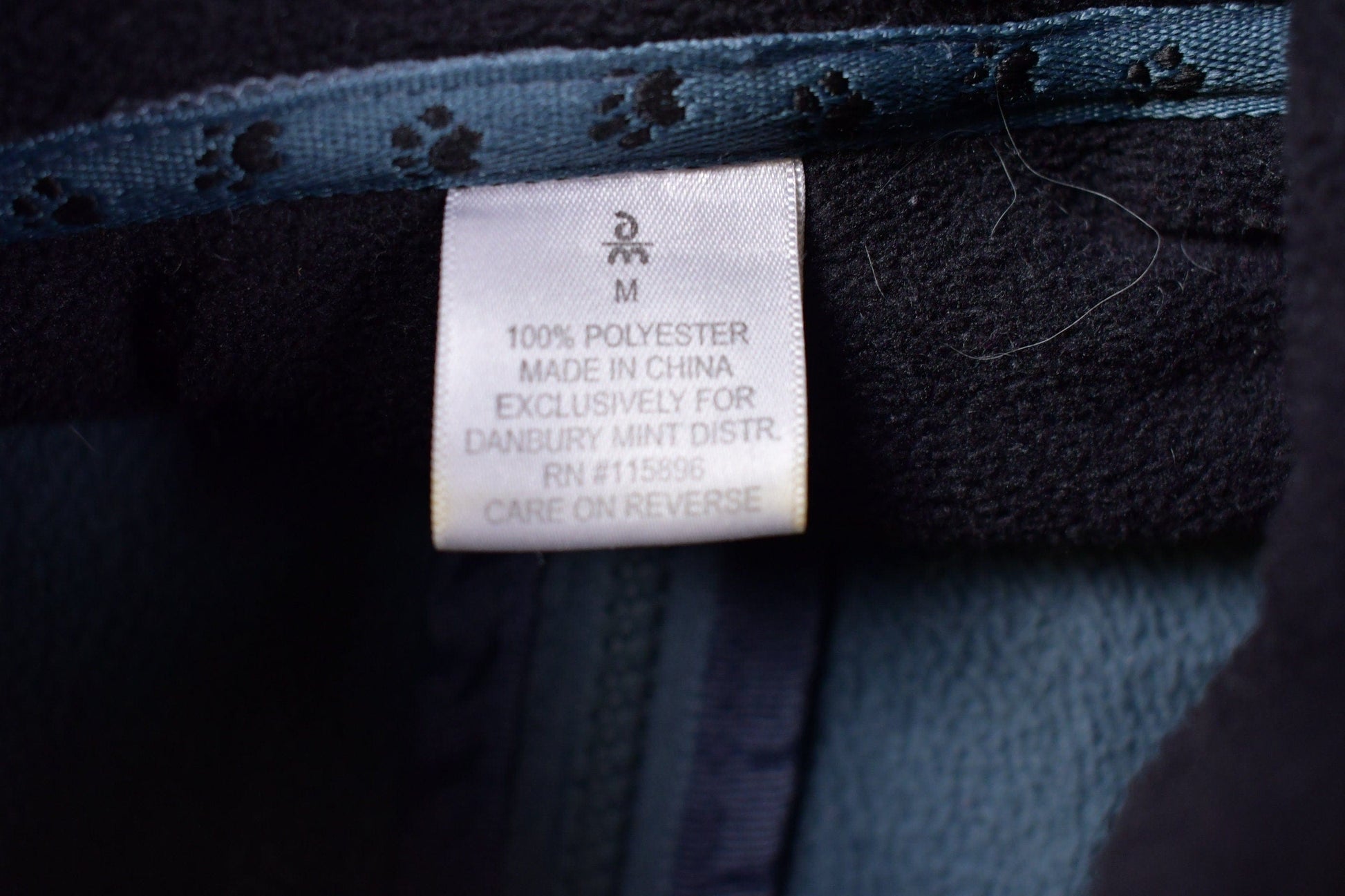 Vintage 1990s Cute Dog Zip Up Fleece Sweater Men's Large from propervintagecanada