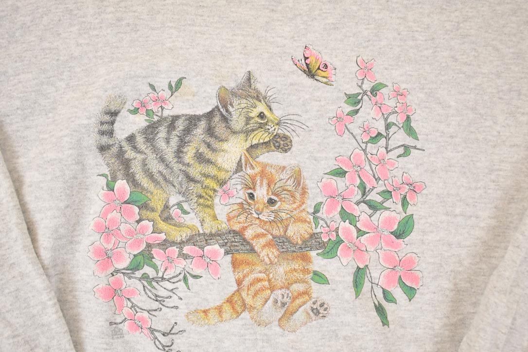 Vintage 1990s Cute Playing Kitty Butterfly Graphic Print Crewneck Sweatshirt Women's XL from propervintagecanada