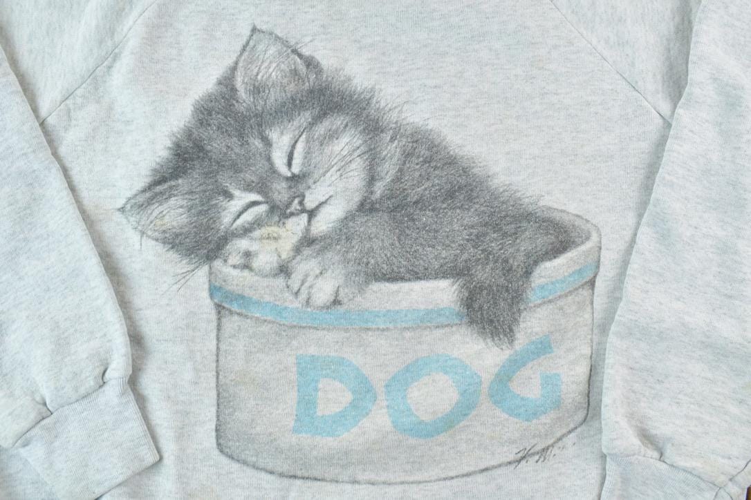 Vintage 1990s Cute Sleeping Kitten Crew Neck Sweater Men's Large from propervintagecanada