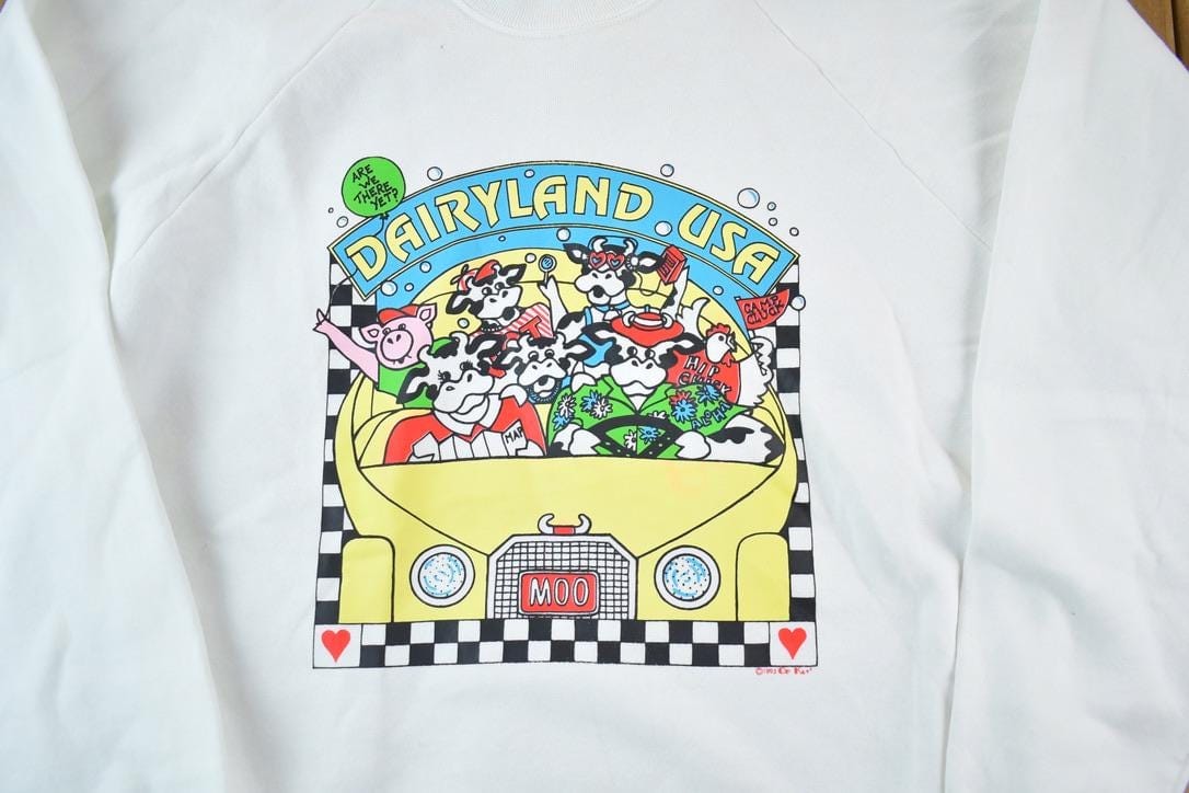 Vintage 1990s dairyland USA Cartoon Farm Souvenir Crewneck Sweatshirt Made In USA Men's XL from propervintagecanada