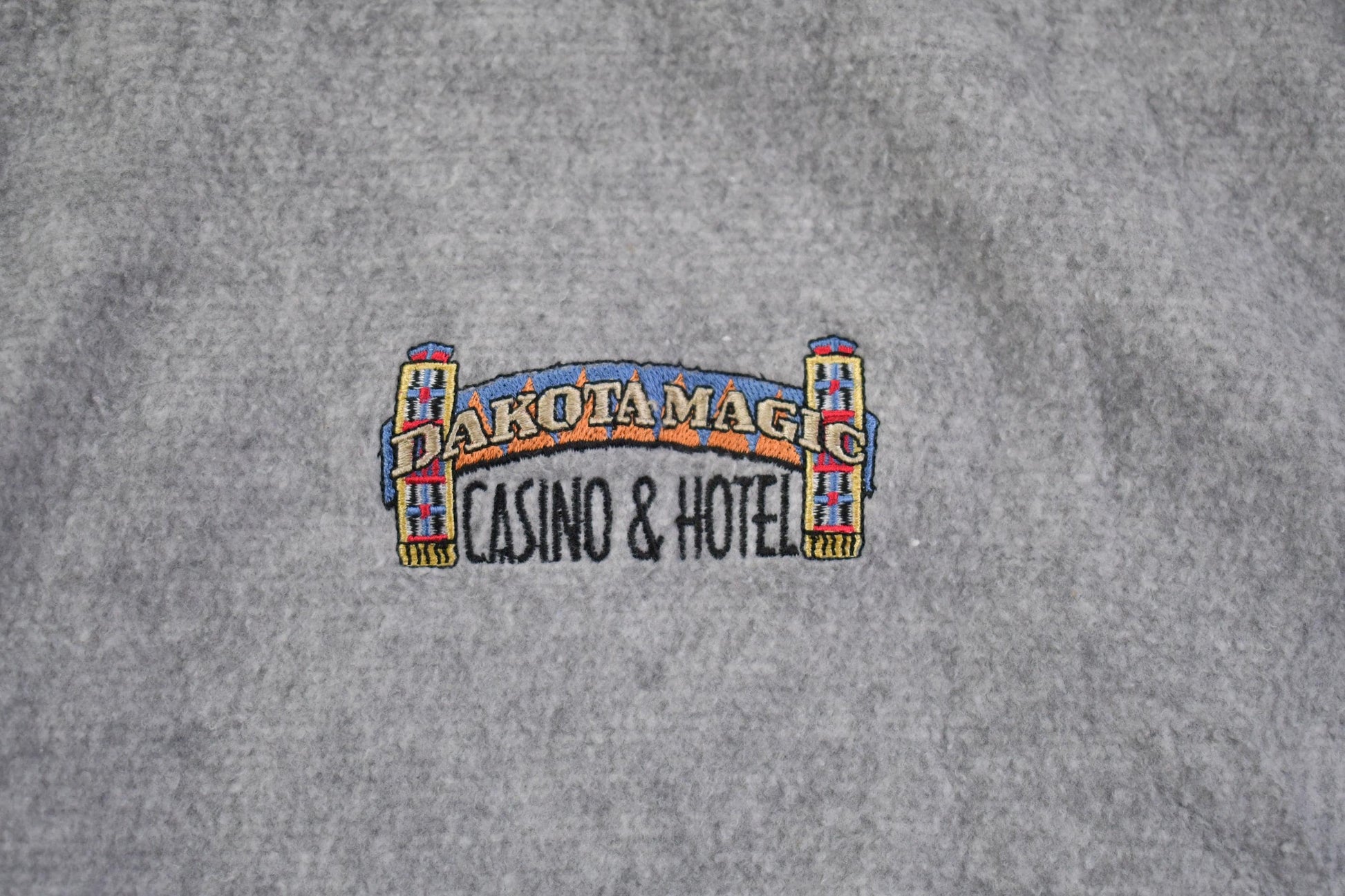 Vintage 1990s Dakota Magic Casino & Hotel Fleece Crewneck Sweatshirt Men's 2XL from propervintagecanada