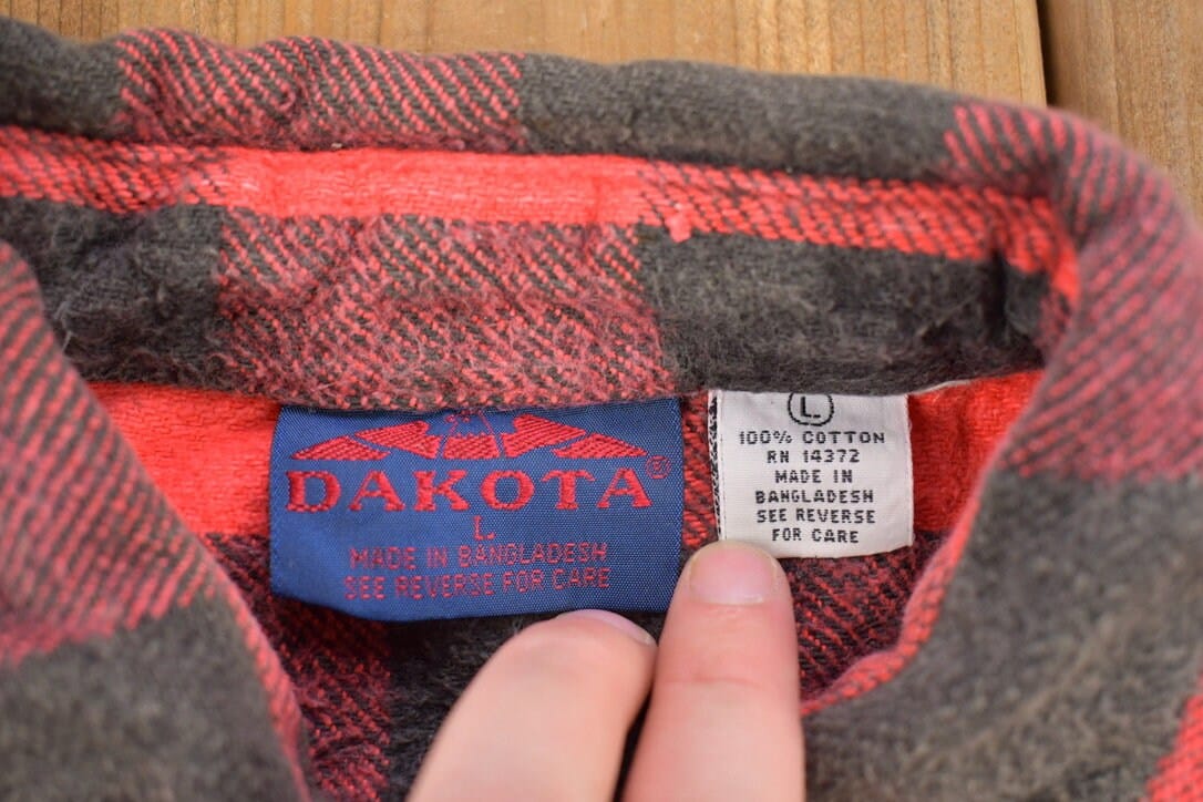 Vintage 1990s Dakota Plaid Flannel Button Up Shirt Men's XL from propervintagecanada