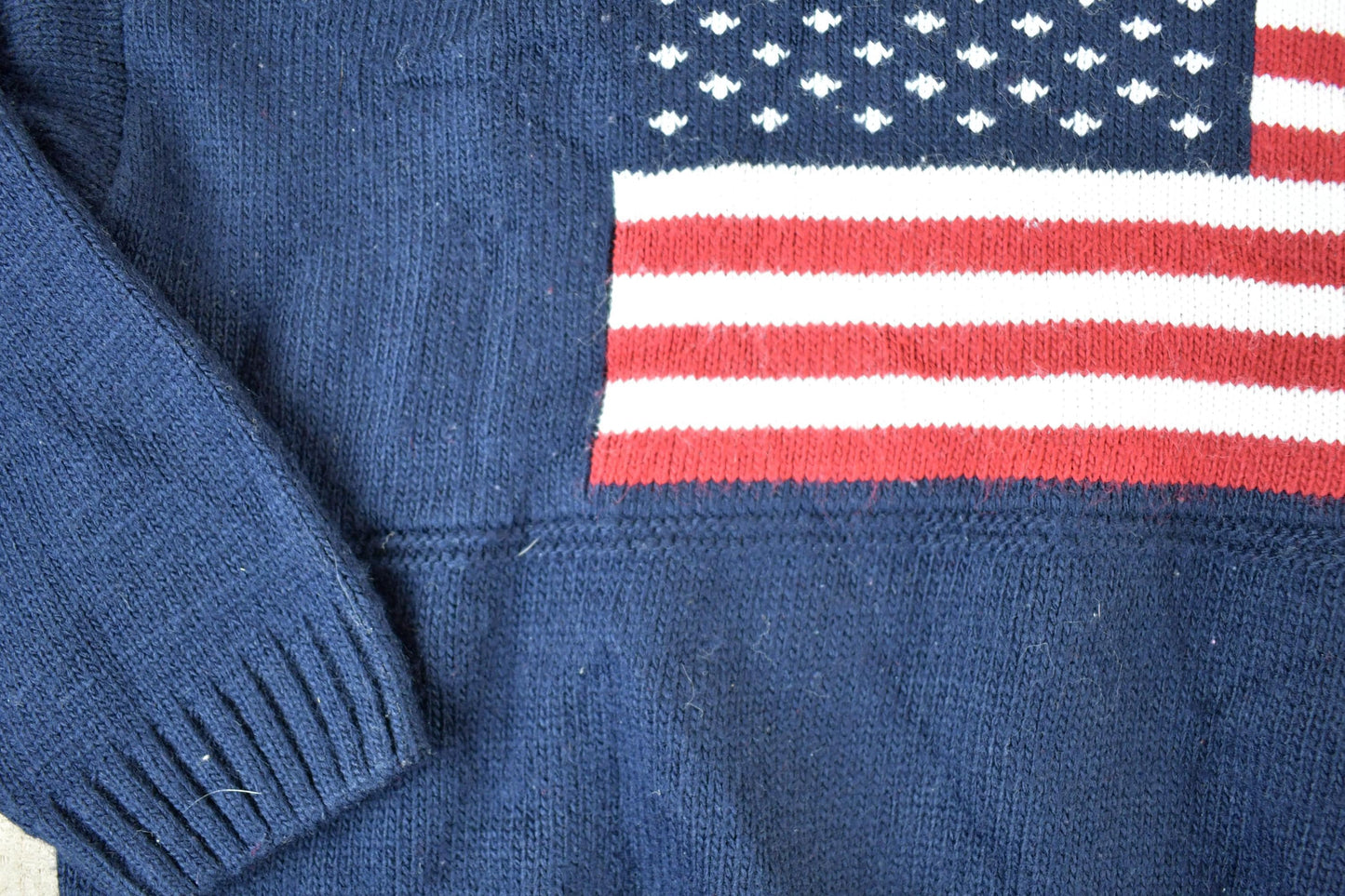 Vintage 1990s David Taylor American Flag Knit Crewneck Sweater Mens L from propervintagecanada