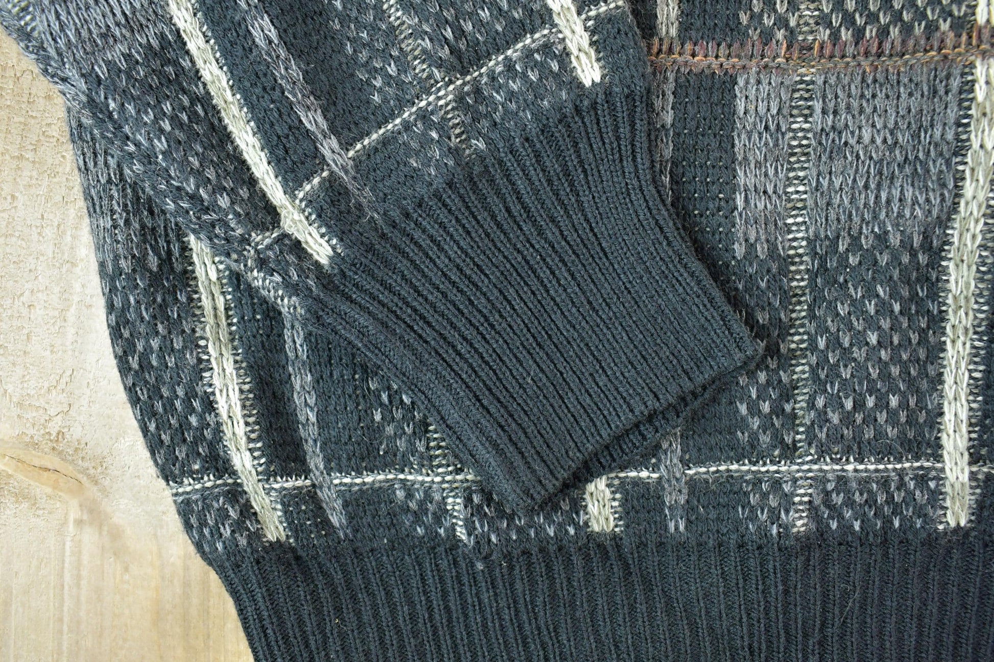 Vintage 1990s David Taylor Knit Abstract Pattern Crewneck Sweater Made In USA Men's XL from propervintagecanada