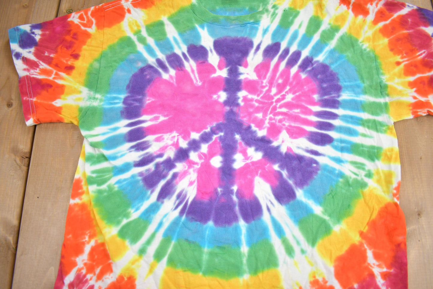 Vintage 1990s Delta Tie Dye Peace T-Shirt Men's XL from propervintagecanada