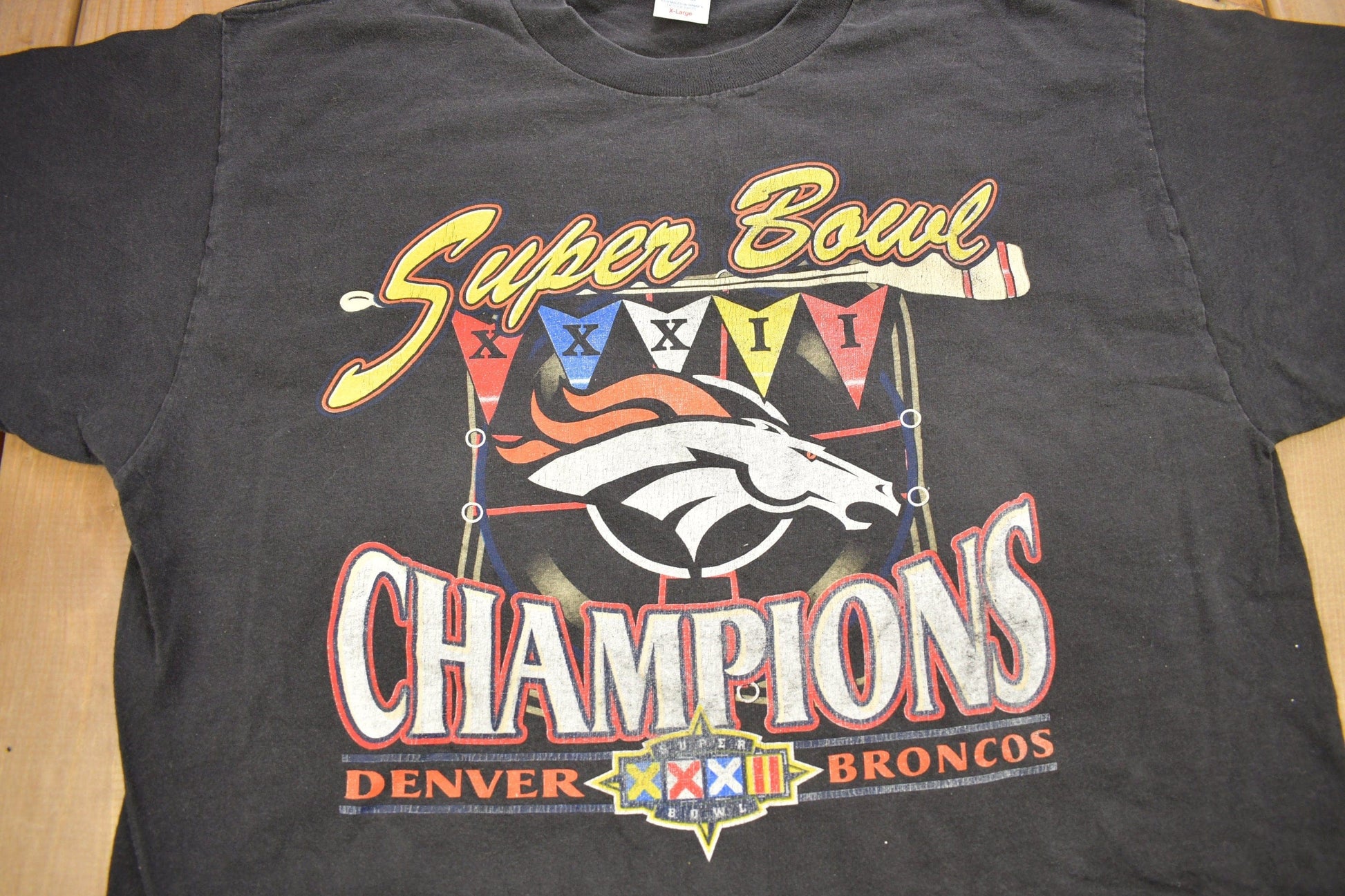 Vintage 1990s Denver Broncos Embroidered NFL Logo Athletic Graphic T-Shirt Men's XL from propervintagecanada