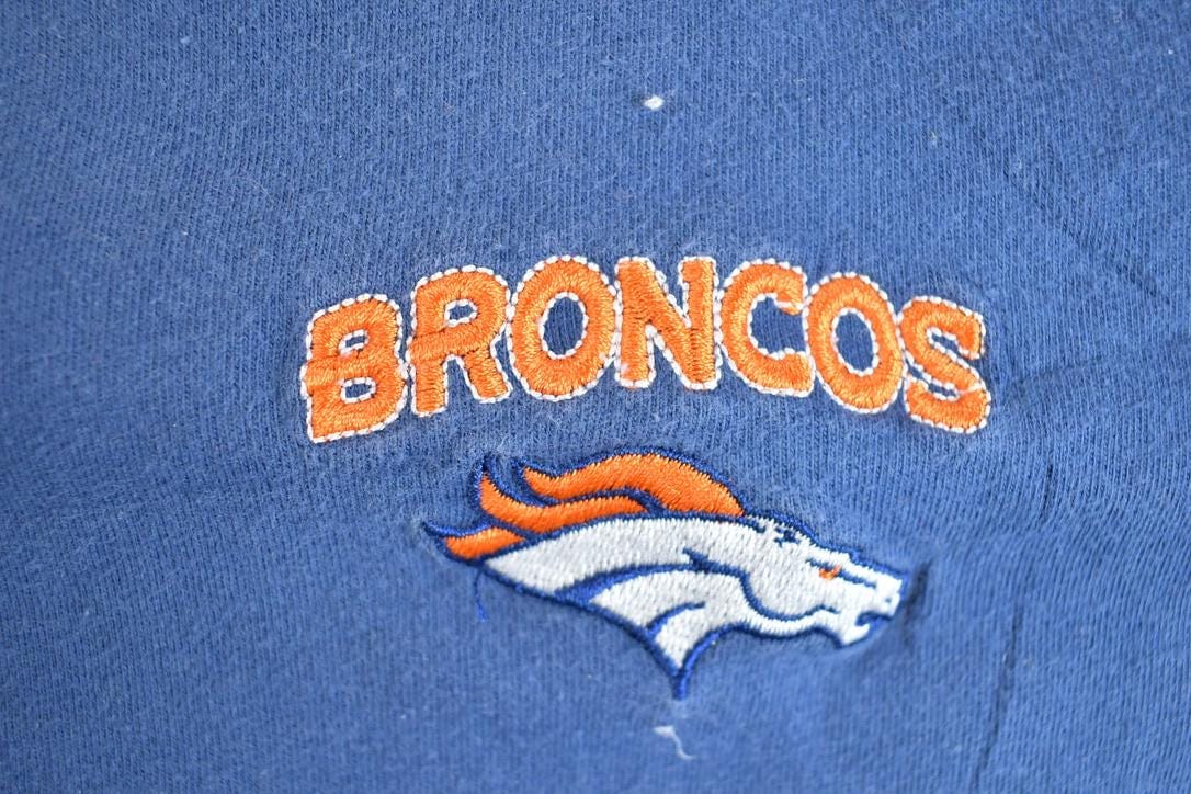 Vintage 1990s Denver Broncos NFL Graphic T-Shirt Men's XL from propervintagecanada
