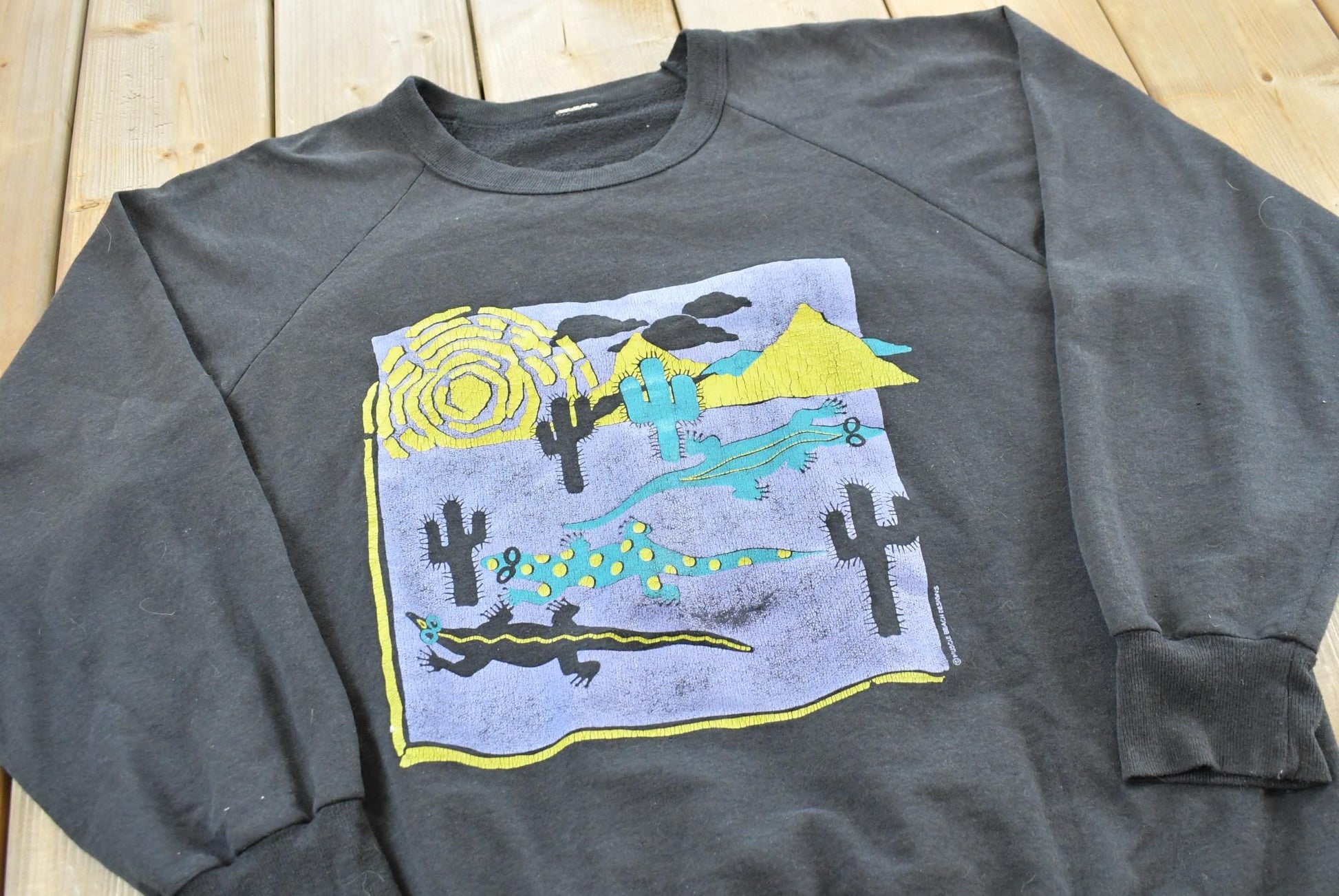 Vintage 1990s Desert Crewneck Sweater Mens L from propervintagecanada