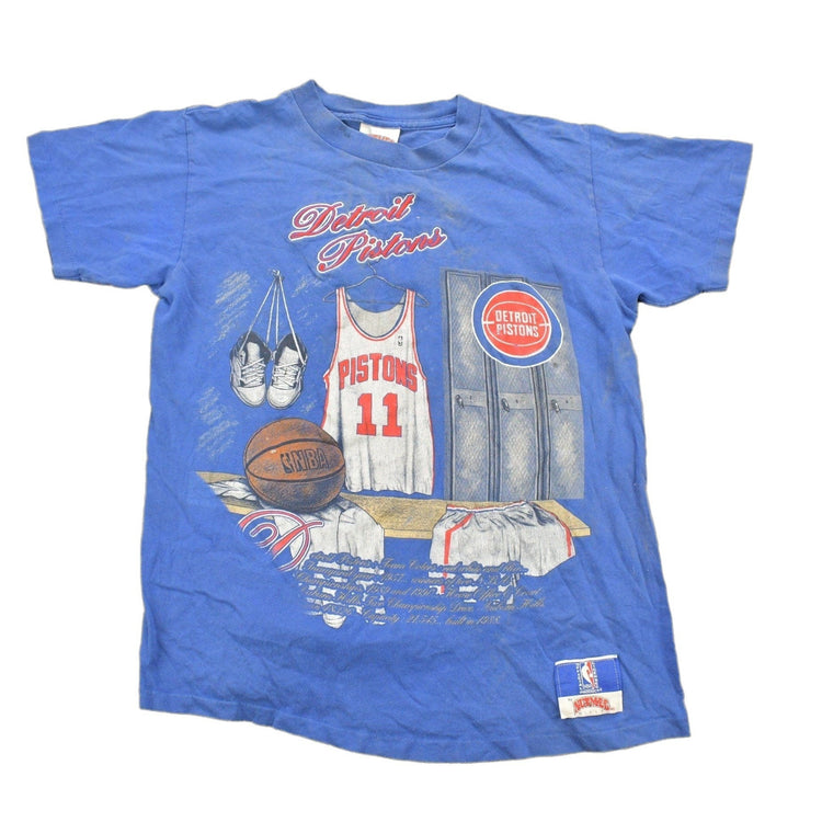 Vintage 1990s Detroit Pistons NBA Embroidered Graphic T-Shirt Men's Medium from propervintagecanada