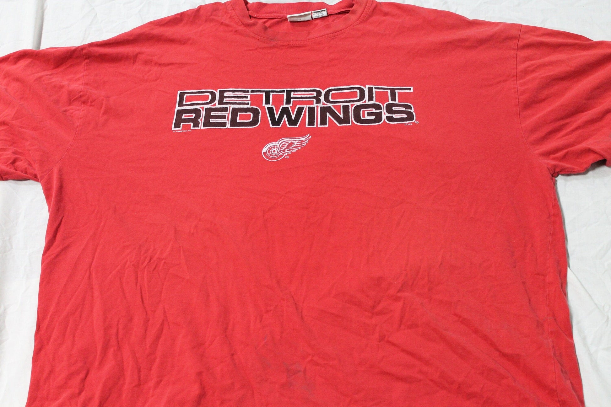 Vintage 1990s Detroit Red Wings NHL Hockey Graphic T Shirt Men's 4XL from propervintagecanada