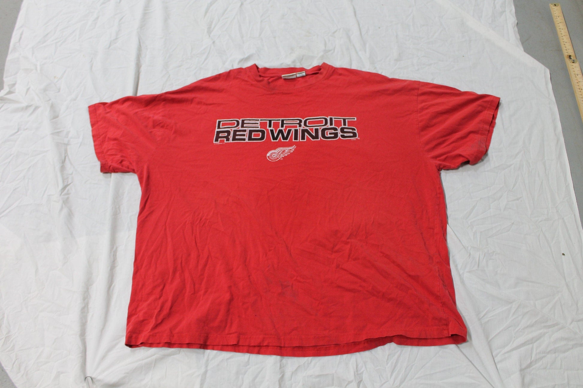Vintage 1990s Detroit Red Wings NHL Hockey Graphic T Shirt Men's 4XL from propervintagecanada